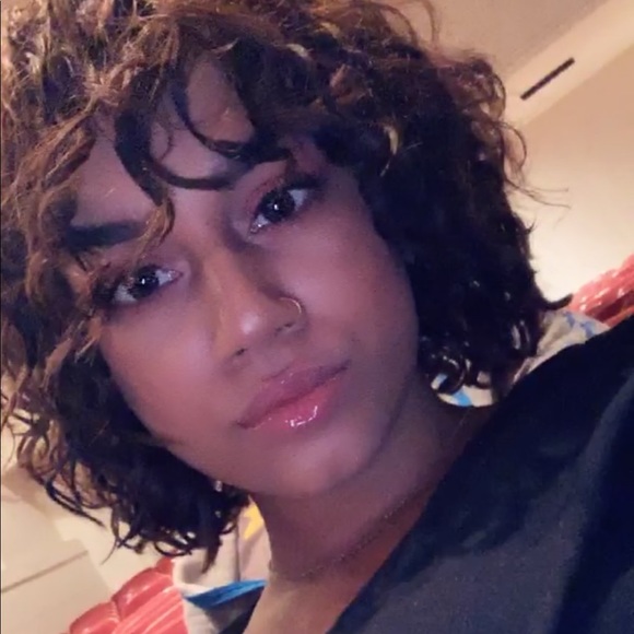 Meet your Posher, Ruby - Picture 1 of 1